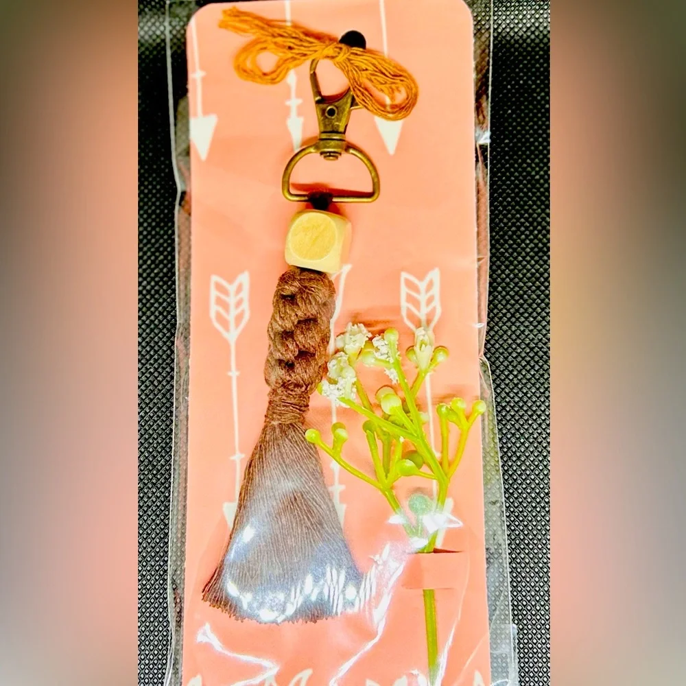 Small Macrame Keychains - Picture 3 of 4